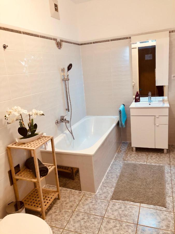Weinberg Apartment ลอยช์ชาค ภายนอก รูปภาพ
